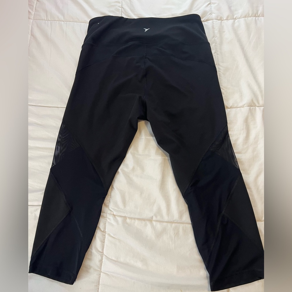 Old Navy Black capri Leggings - Picture 3 of 6